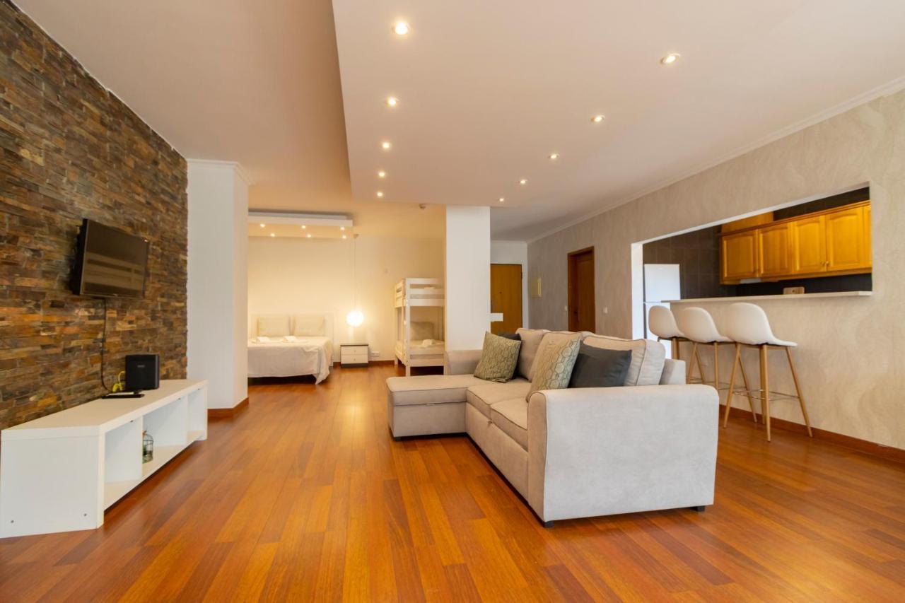 Spaceful Apartment In Албуфейра Экстерьер фото